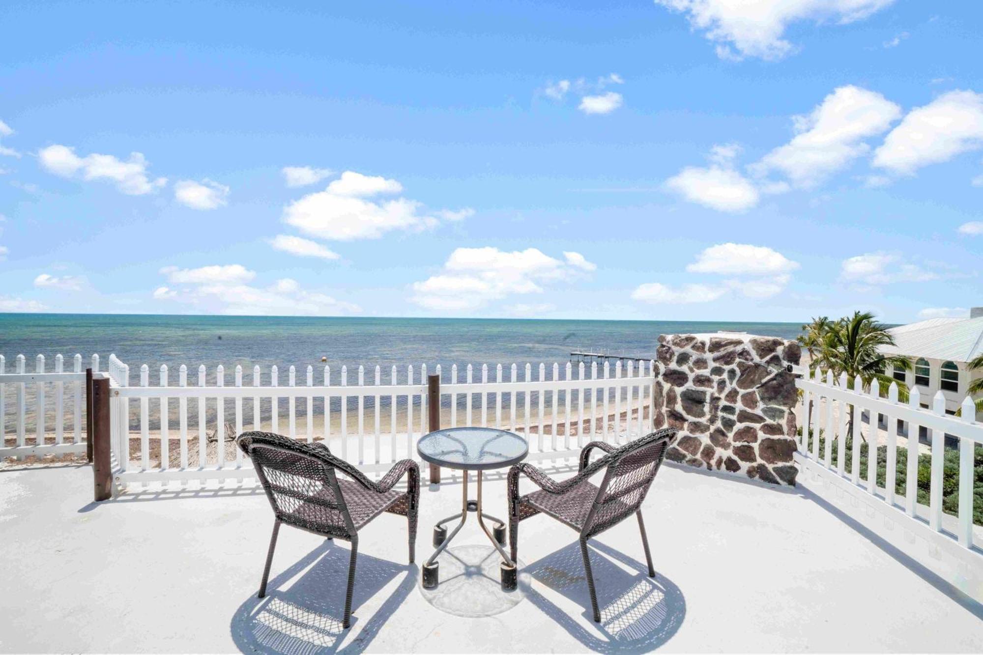 Ocean View Room Barnacle Bed And Breakfast Deers Beach Front Suite Big Pine Key Exterior photo